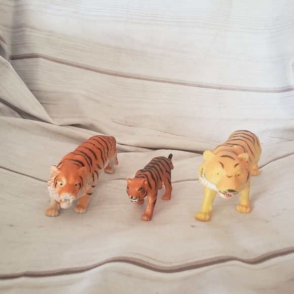 Boley Wildlife Safari Bengal Tiger Figures Set Of 2 With Bonus Unbranded Tiger - Picture 11 of 11